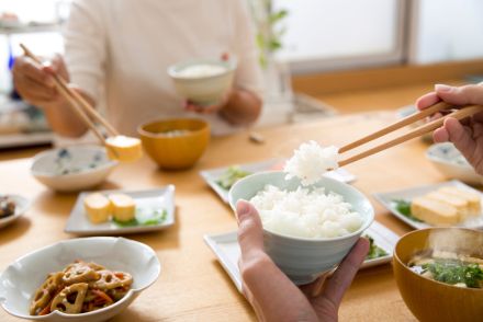 高校生の息子が食べ盛りで困っています！ お腹いっぱい食べさせてあげたいのですが、節約もしたいです！ どのようなメニューが効果的でしょうか？