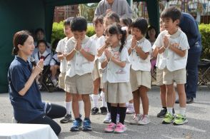 園児らが献花し冥福祈る　ときわ動物園の慰霊祭【宇部】