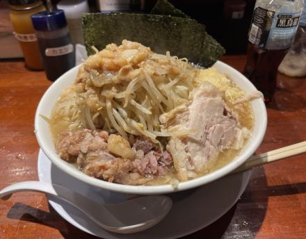 「以前は敷居が高かったけど…」“二郎系ラーメン”に目覚める女性たちが増加中　「予習すればコールも怖くない」「意外に完全食、胃もたれもしない」