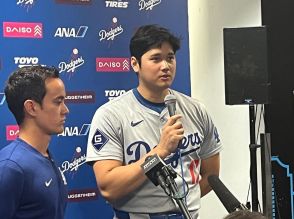 大谷翔平、試合後のロッカーで“仲間”に伝えた感謝 50号の瞬間もベンチに向かって吠えた…悲願だった『勝利の美酒』は「サポートのおかげ」