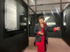 コシノジュンコさん「最近は絵もやってます」　21日から開催の文化芸術プロジェクトに出展