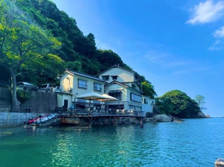 チェックインしてからはサバイバルのごとく魚をかき集める…！ 釣った魚を豪華なお造りにしてもらえる民宿「みたはま荘」の“ヤバすぎる魅力”