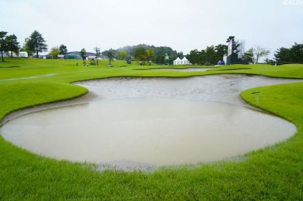 国内女子ツアー2日目は雨によるコース不良で中止が決定　36ホール短縮競技に、あす午前7時30分に決勝開始