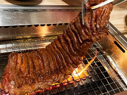 【東京の焼肉】名物ホルモンが勢揃い。昼から呑める東京の「ホルモンの名店」6選