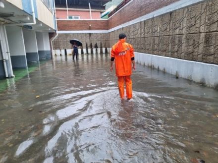 韓国、豪雨で住宅・道路の浸水相次ぐ…３４２世帯５０６人「避難」