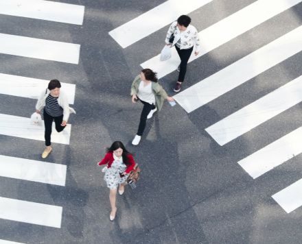 「置かれた場所で咲く」どう思う？　「納得感が大事」「つらい人にかける言葉ではない」声も