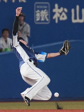 西武、今季初の4連勝ならず　名手・源田壮亮が一回にまさかの落球「難しかった」