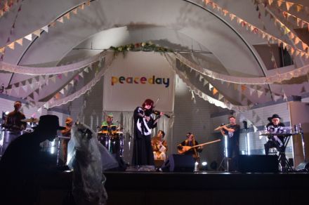 ピースデーで野外イベント　May　J.さんら出演　平和へ祈り