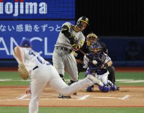 関本賢太郎氏　佐藤輝の進化が見えた決勝本塁打　直球1本に絞り、ポイントを前にした迫力の一撃