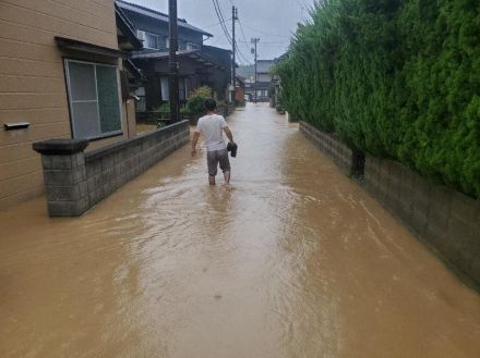 「地震直後に逆戻り」　道寸断、濁流の橋渡り避難も　能登豪雨