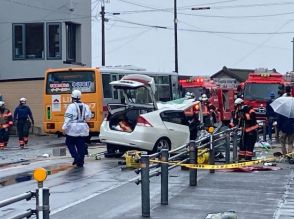 【速報】乗用車とバスが衝突 乗用車を運転していた女性が意識不明で搬送 北海道函館市