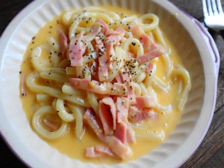 「冷凍うどん」でカルボナーラ。パパっとできる冷凍うどん時短レシピ