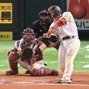 V間近猛打爆発　ソフトバンク、7回までに10得点　優勝近づく一戦で、今季11度目の2桁得点