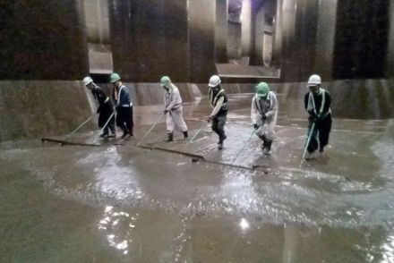 春日部の「地下神殿」、台風後は人力で清掃してました…　江戸川河川事務所が投稿、当時の様子を聞きました